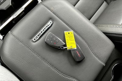 2025 GMC Yukon XL Denali