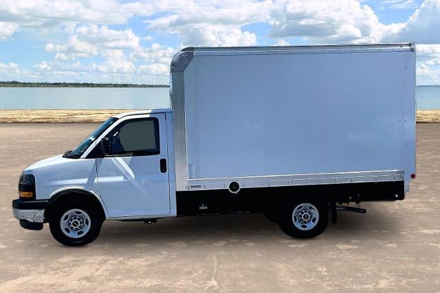 2025 GMC Savana Cutaway 3500 Base