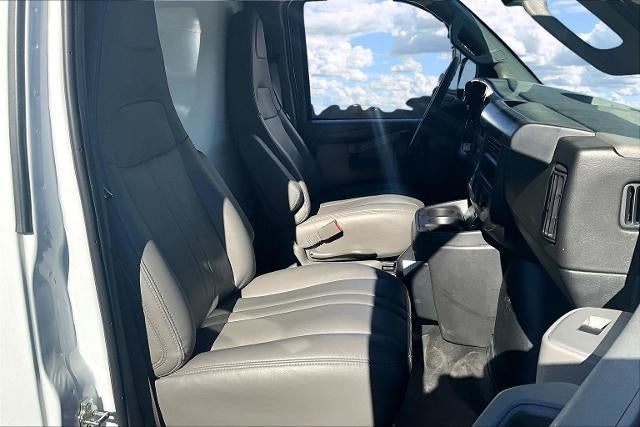 2025 GMC Savana Cutaway 3500 Base
